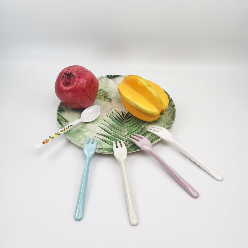 Eco friendly luxury kitchen accessories set spoon fork set cutlery