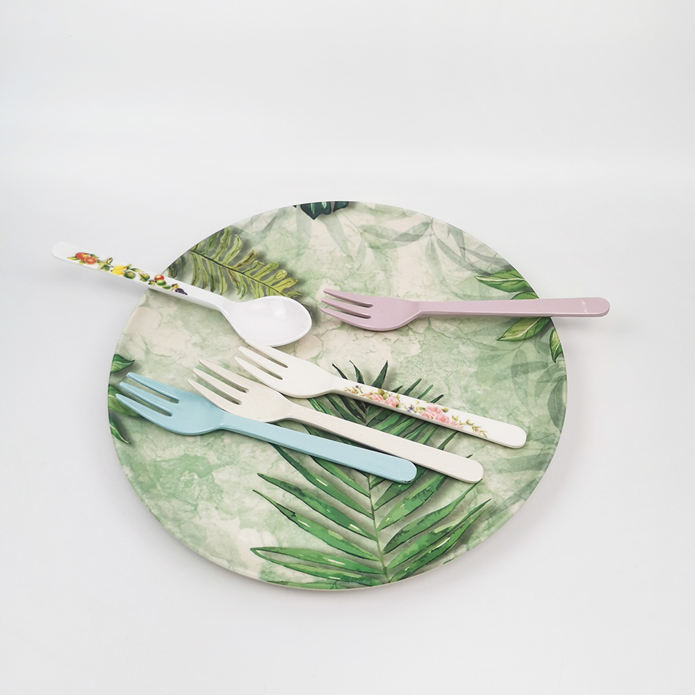 Eco friendly luxury kitchen accessories set spoon fork set cutlery
